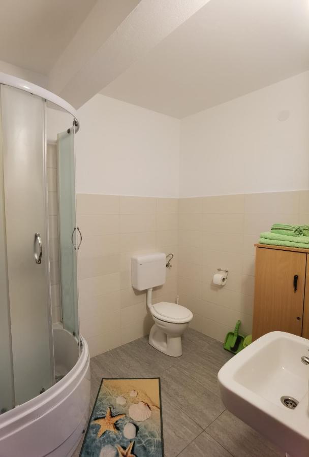סנג' Studio Apartment Lipa מראה חיצוני תמונה