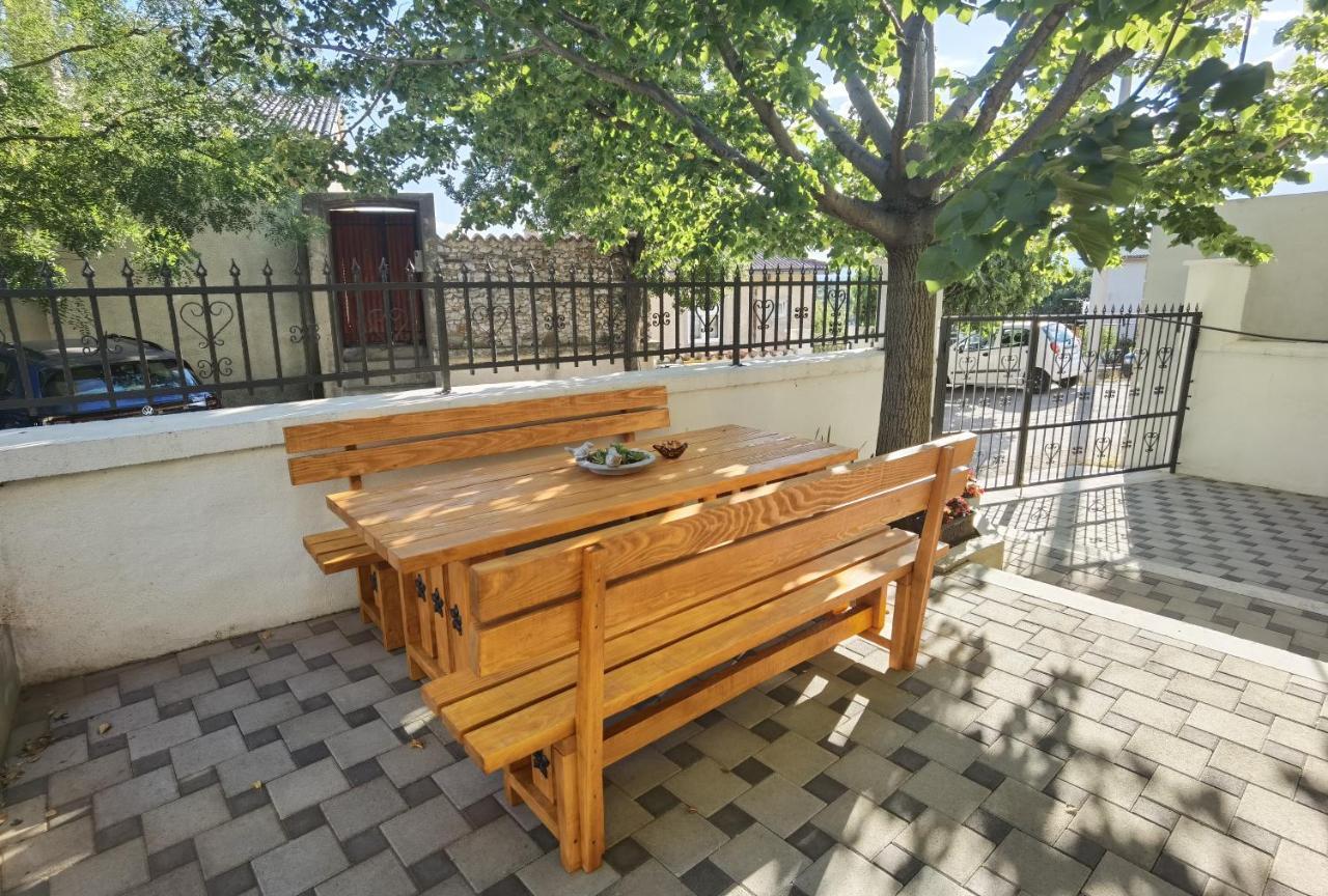 סנג' Studio Apartment Lipa מראה חיצוני תמונה